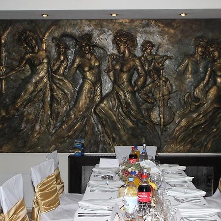 Hotel Royal 2 Urziceni المظهر الخارجي الصورة