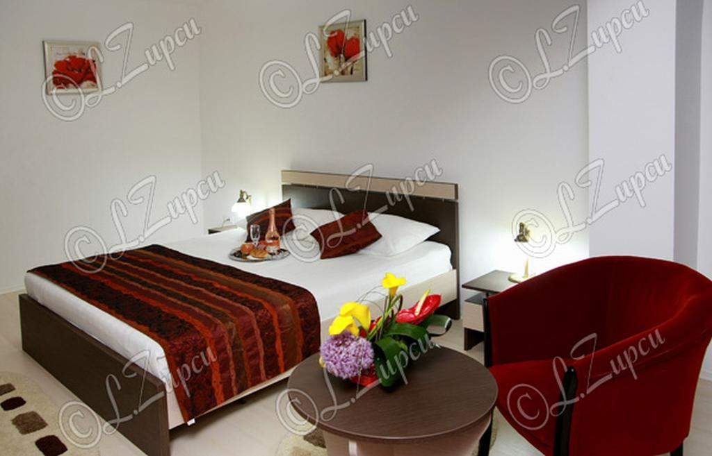 Hotel Royal 2 Urziceni الغرفة الصورة