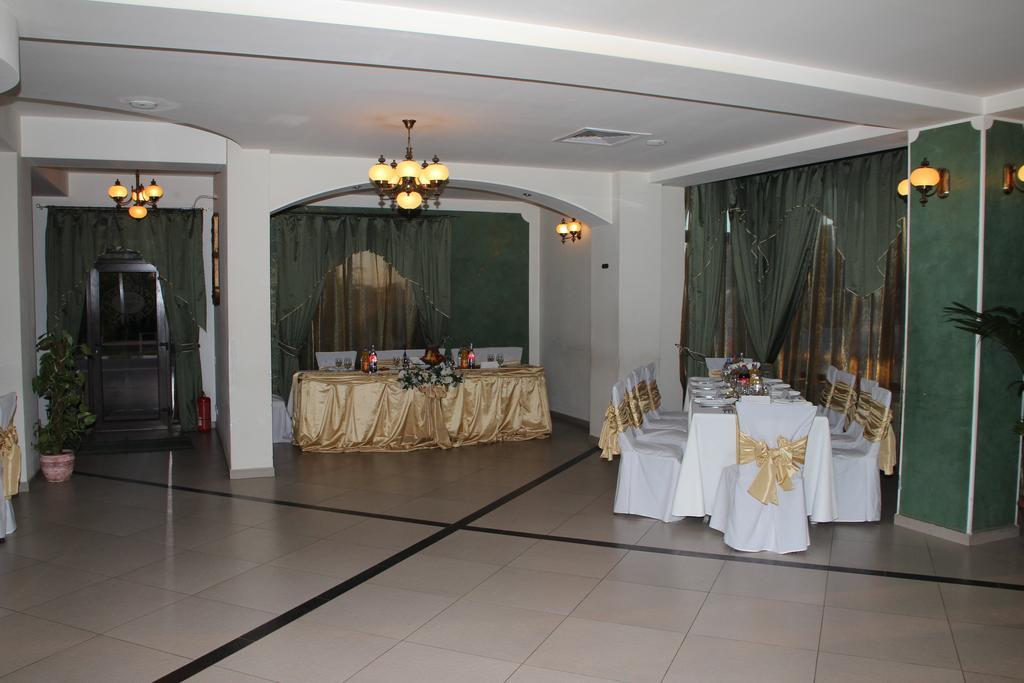 Hotel Royal 2 Urziceni المظهر الخارجي الصورة
