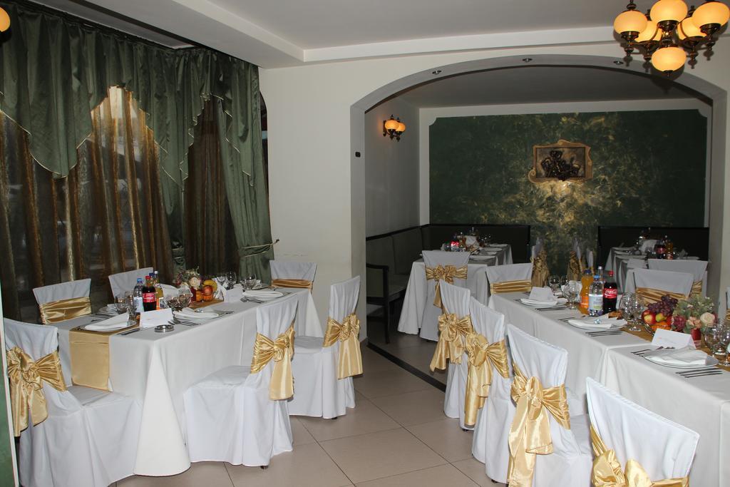 Hotel Royal 2 Urziceni المظهر الخارجي الصورة