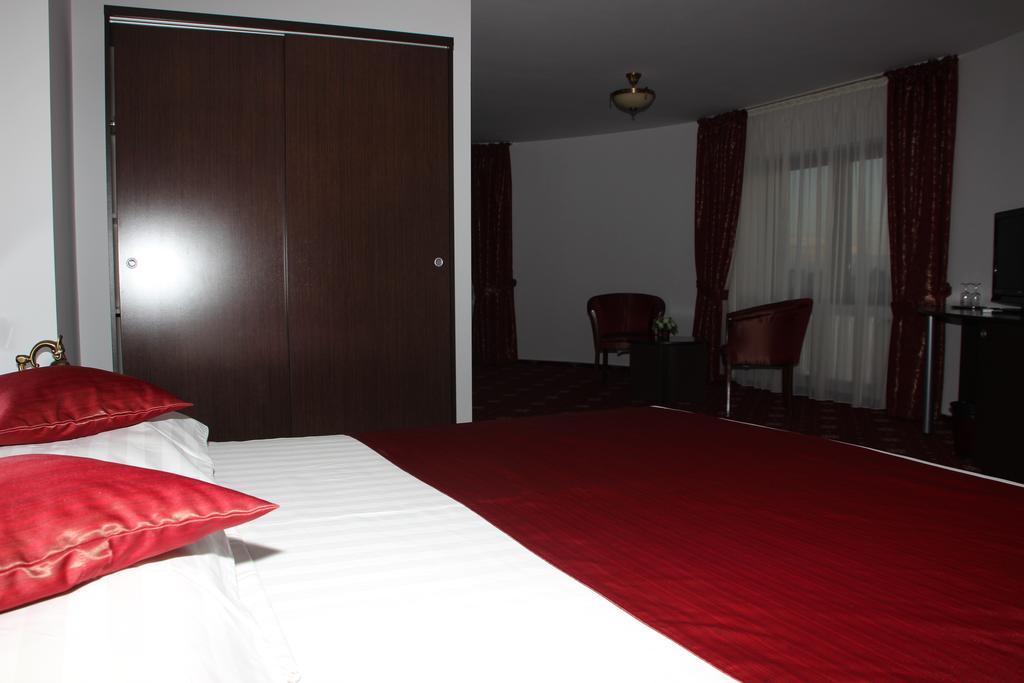 Hotel Royal 2 Urziceni المظهر الخارجي الصورة
