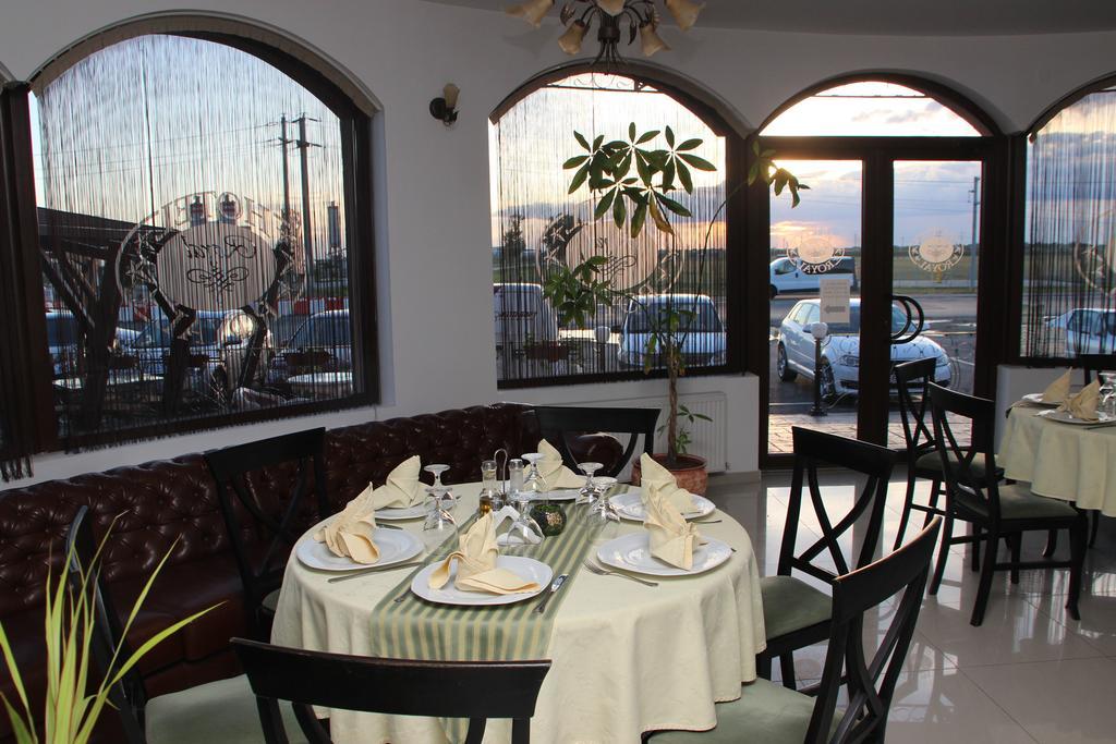 Hotel Royal 2 Urziceni المظهر الخارجي الصورة